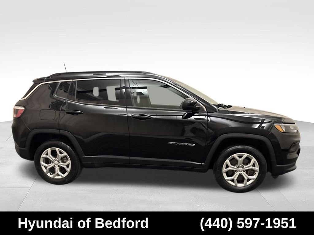 Used 2024 Jeep Compass Latitude AWD/4WD image 4