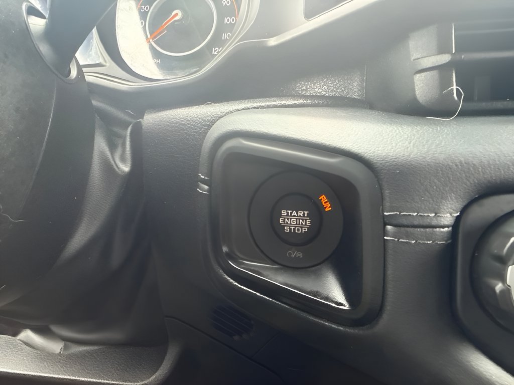 Used 2025 Jeep Wrangler Unlimited Rubicon AWD/4WD image 13