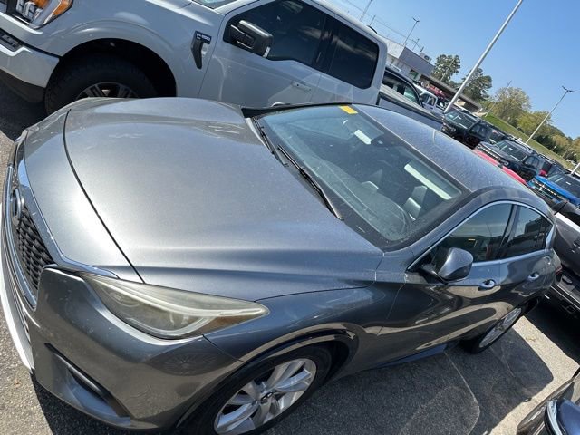 Used 2018 INFINITI QX30 image 3