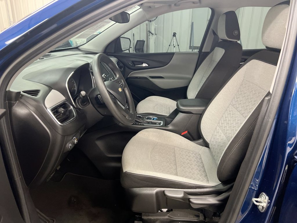 Used 2022 Chevrolet Equinox LS FWD image 19