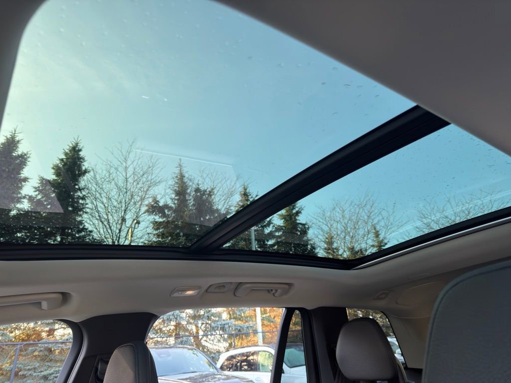 Used 2023 Volvo XC90 B6 Plus w/ Protection Package Premier image 18