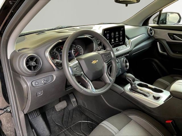 Used 2024 Chevrolet Blazer LT w/ Driver Confidence Package FWD image 17