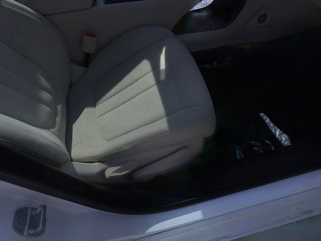 Used 2015 Chrysler 200 Limited w/ Convenience Group FWD image 40