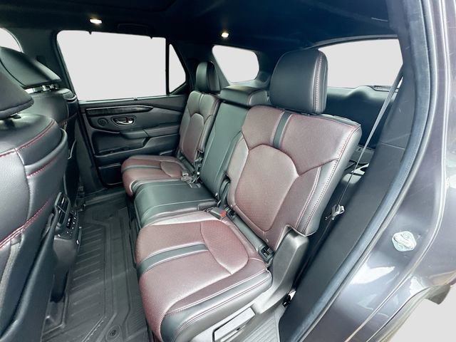 Certified 2025 Honda Pilot Black Edition image 26