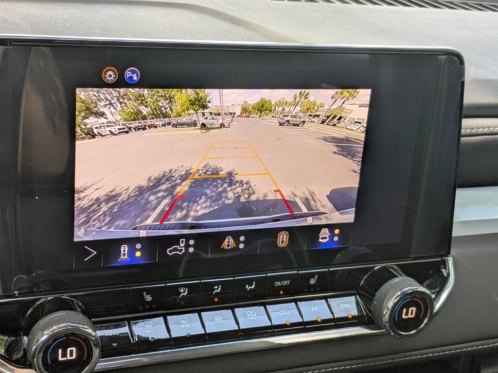 Used 2025 Chevrolet Colorado LT w/ LT Convenience Package AWD/4WD image 22