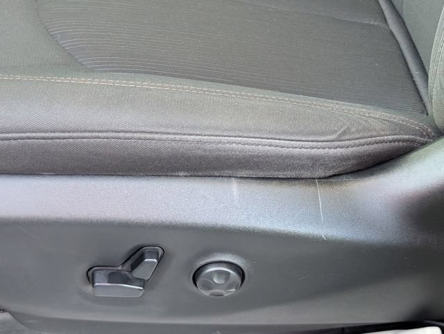 Used 2019 Chrysler Pacifica Touring Plus w/ Tire & Wheel Group FWD image 11