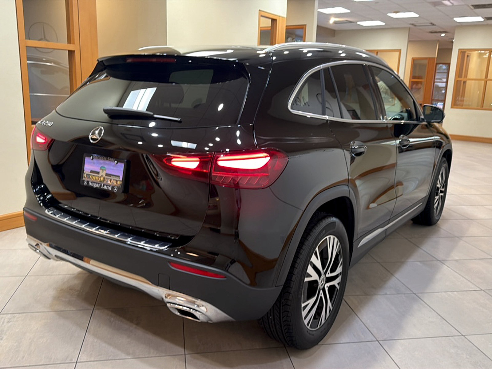 Certified 2025 Mercedes-Benz GLA 250 image 8