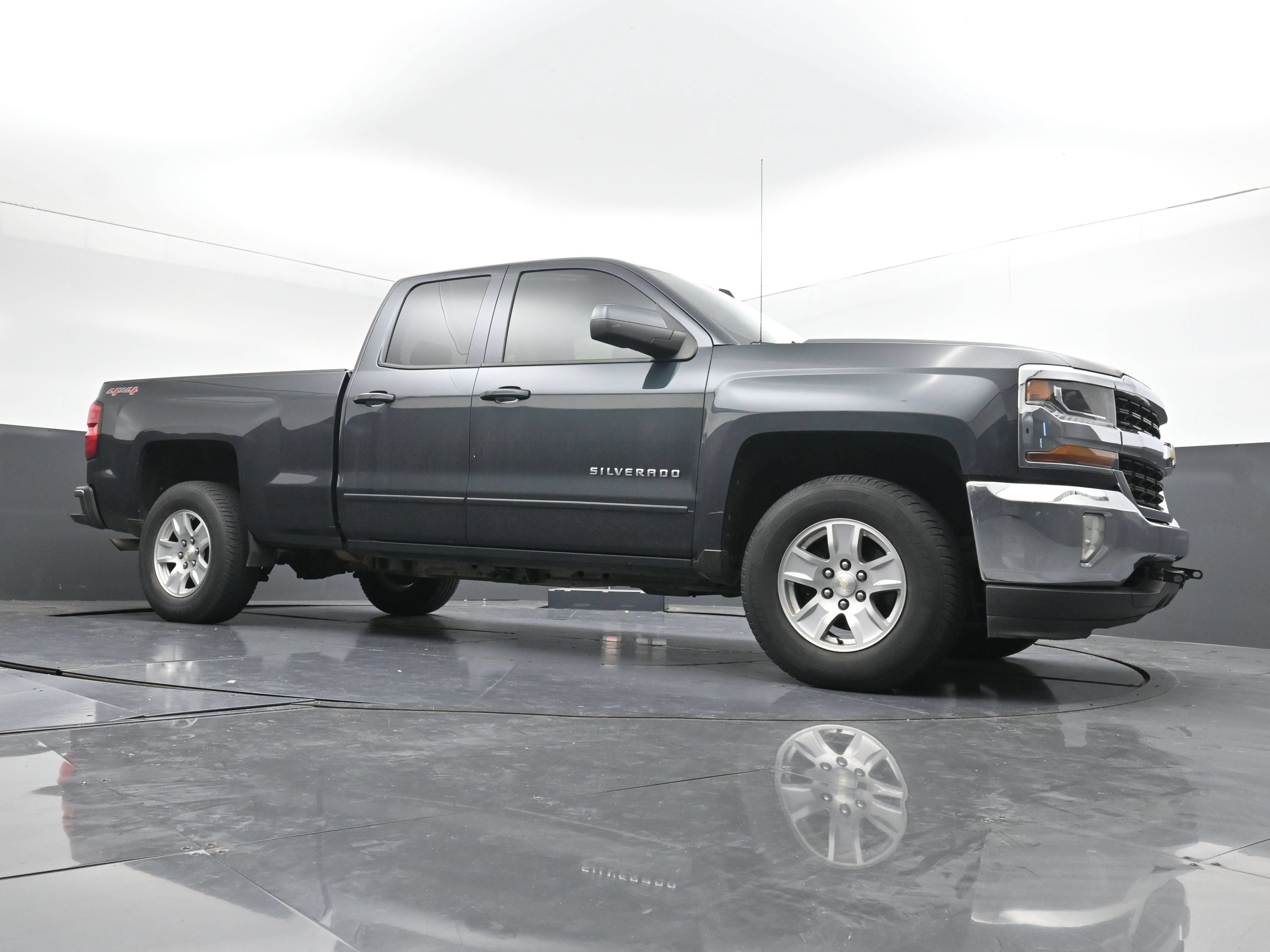 Used 2017 Chevrolet Silverado 1500 LT w/ All Star Edition AWD/4WD image 24