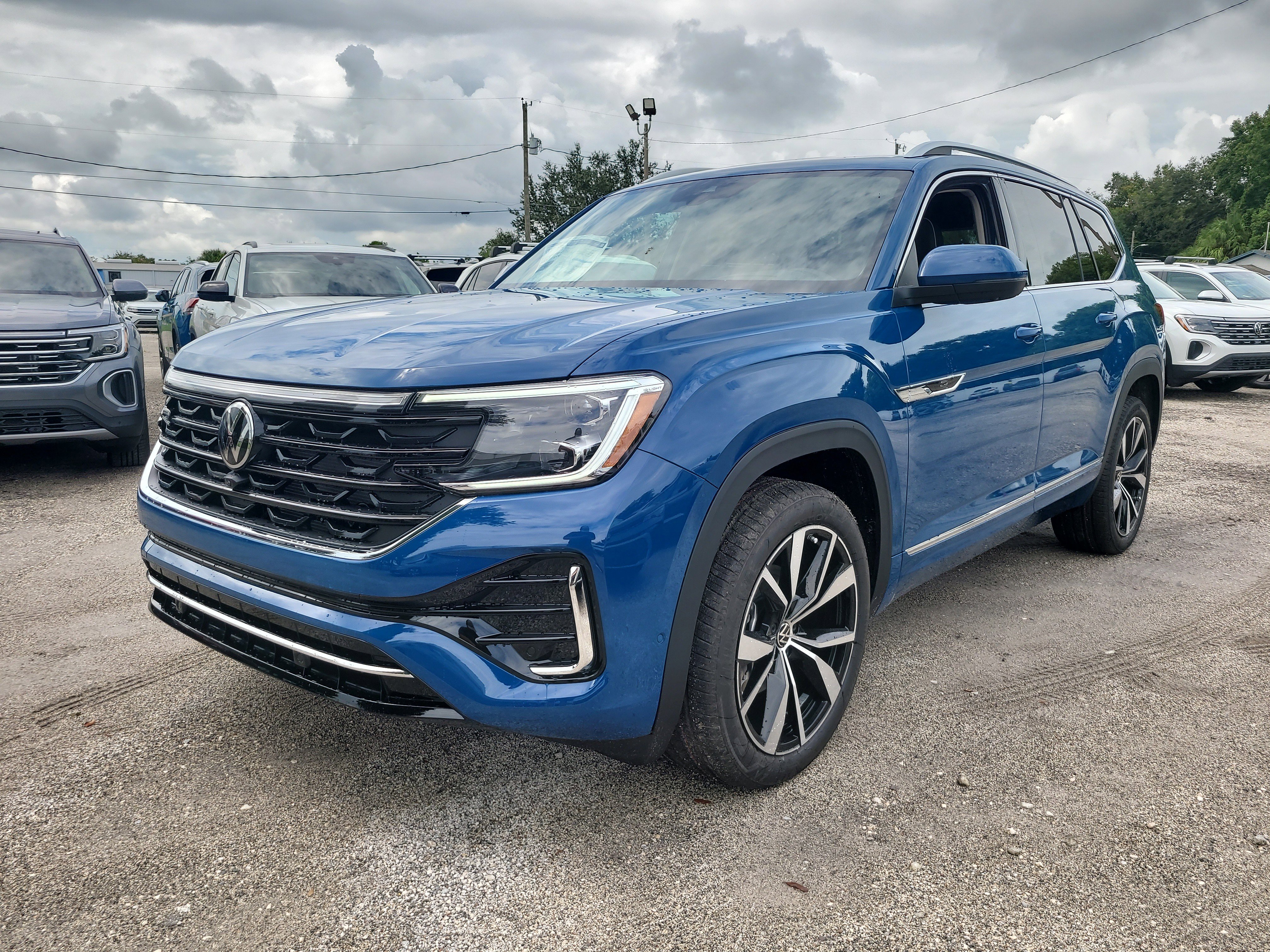 New 2026 Volkswagen Atlas SEL Premium R-Line image 4
