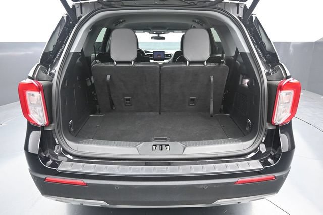 Used 2023 Ford Explorer XLT w/ Equipment Group 202A AWD/4WD image 9