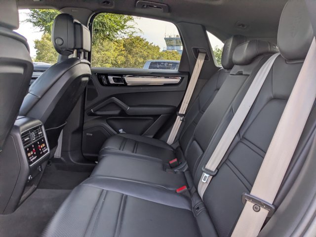 Used 2023 Porsche Cayenne Platinum Edition AWD/4WD image 15