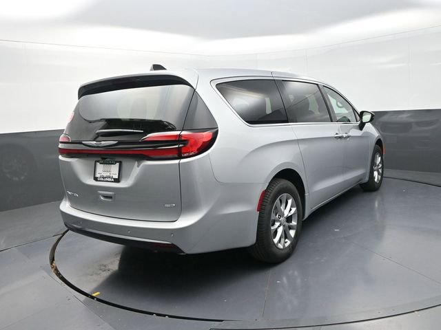 New 2026 Chrysler Pacifica Select image 9