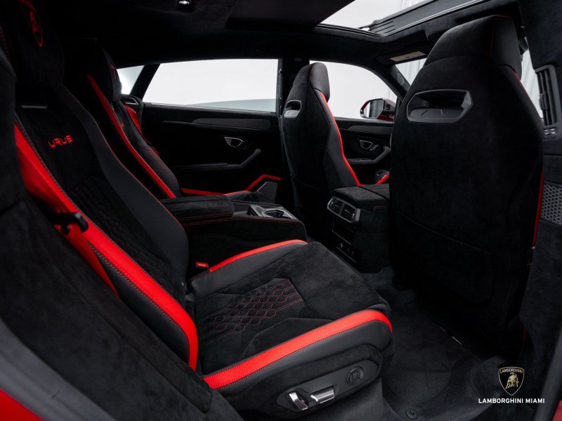 Used 2023 Lamborghini Urus Performante AWD/4WD image 54