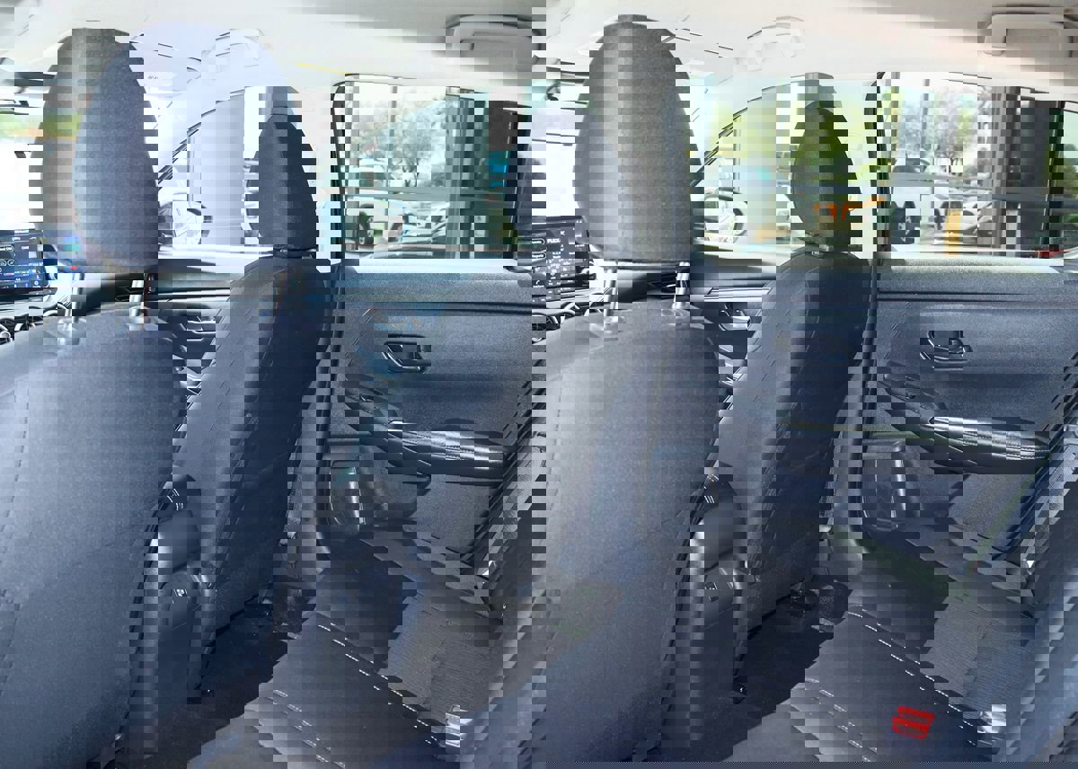 Used 2025 Nissan Sentra SV image 31