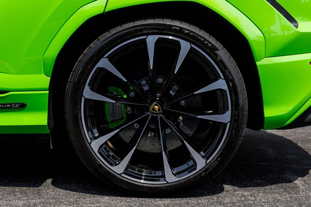 Used 2025 Lamborghini Urus SE image 19