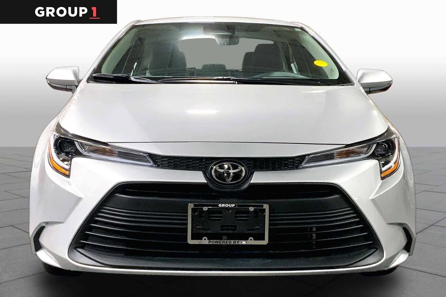Certified 2025 Toyota Corolla LE FWD image 4