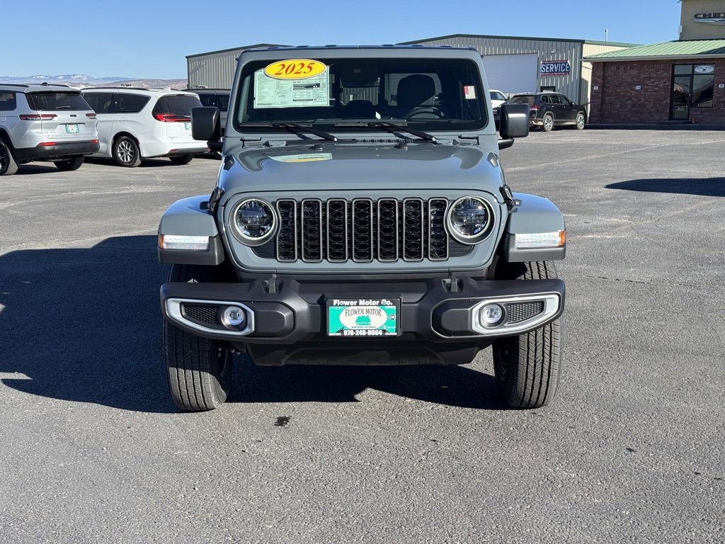 New 2025 Jeep Gladiator Sport image 2