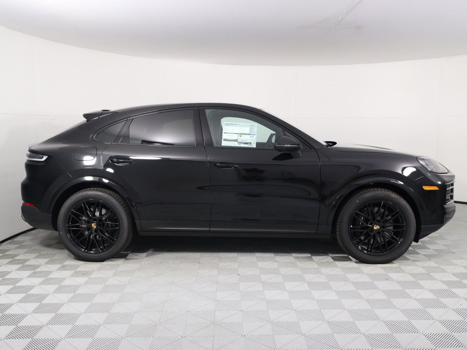 New 2026 Porsche Cayenne Coupe AWD/4WD image 8