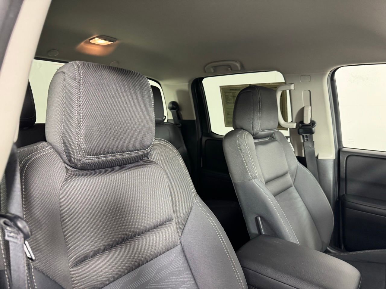 Used 2024 Nissan Frontier SV image 31