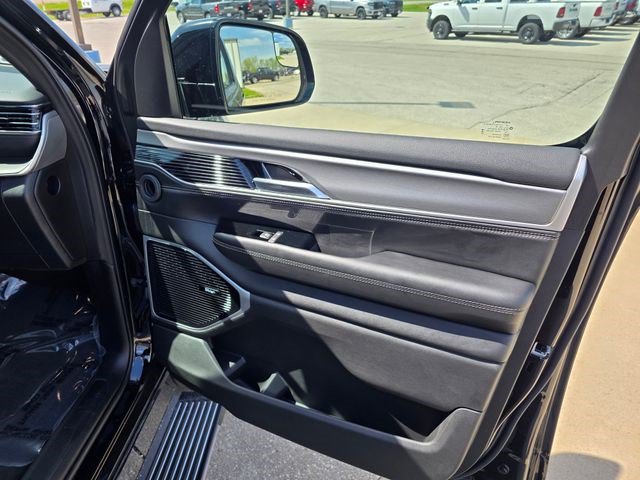 New 2026 Jeep Grand Wagoneer Limited AWD/4WD image 24