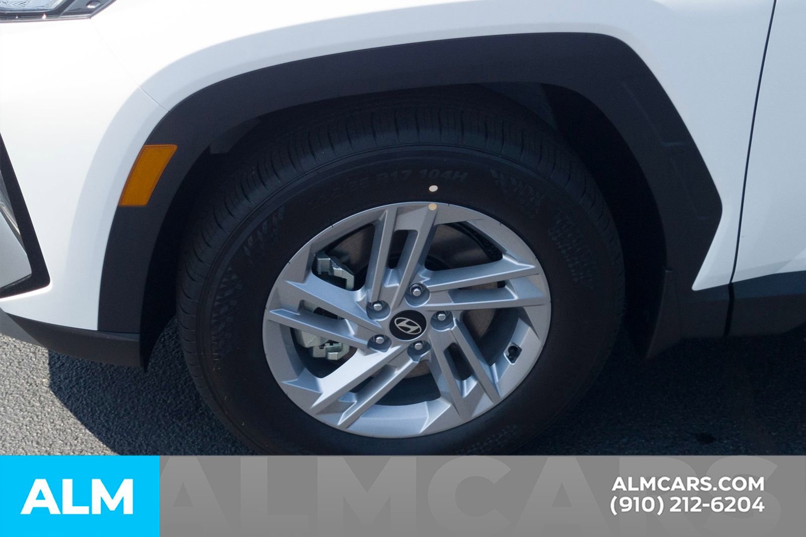 Used 2025 Hyundai Tucson SE image 13