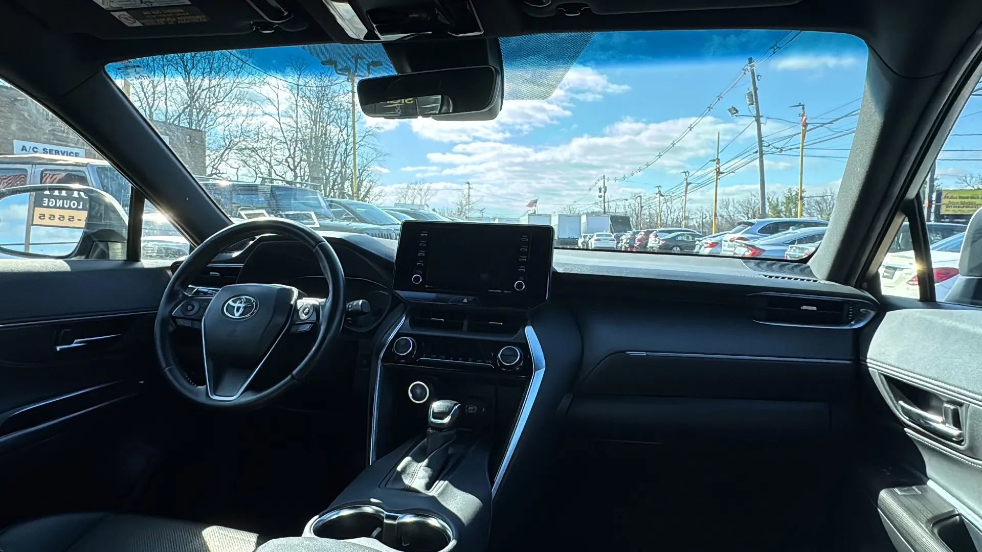 Used 2021 Toyota Venza XLE w/ Softex Package image 23