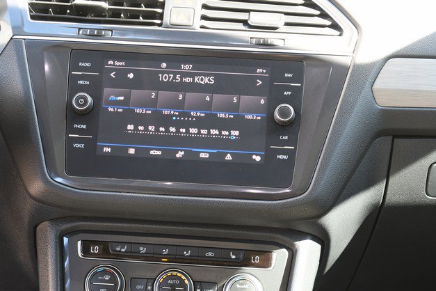Used 2021 Volkswagen Tiguan SEL AWD/4WD image 21