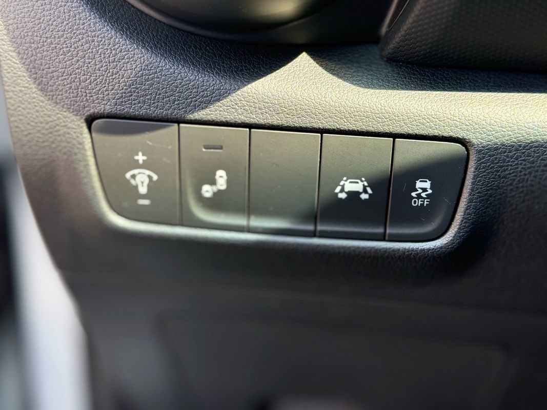 Used 2021 Hyundai Kona SEL FWD image 17