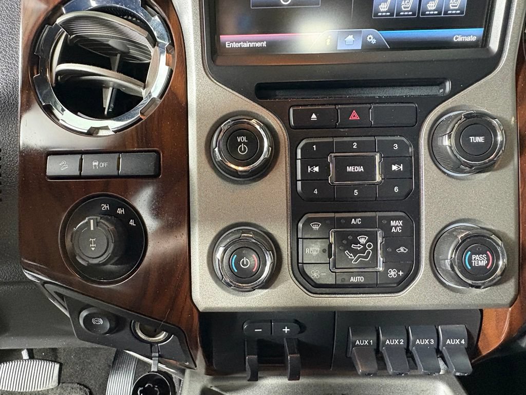 Used 2016 Ford F350 Lariat w/ Lariat Interior Package AWD/4WD image 22