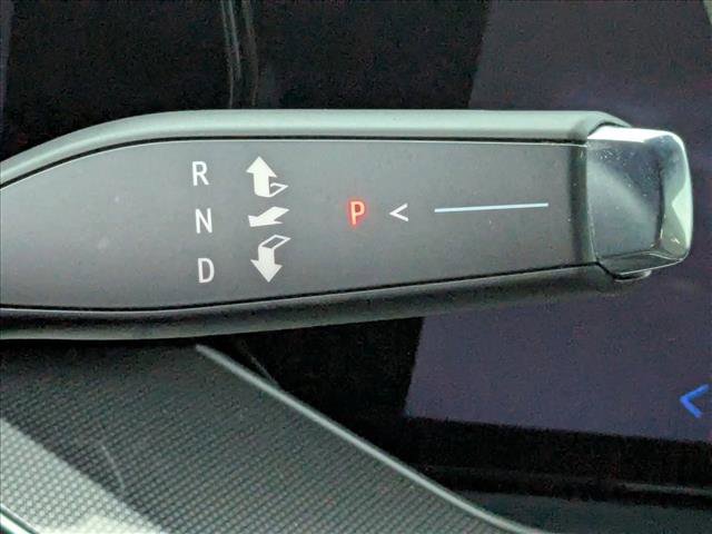 Used 2025 Chevrolet Suburban RST RWD image 12