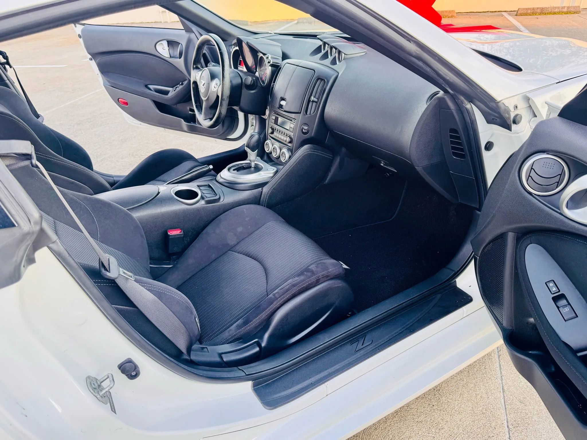 Used 2017 Nissan 370Z Touring image 45