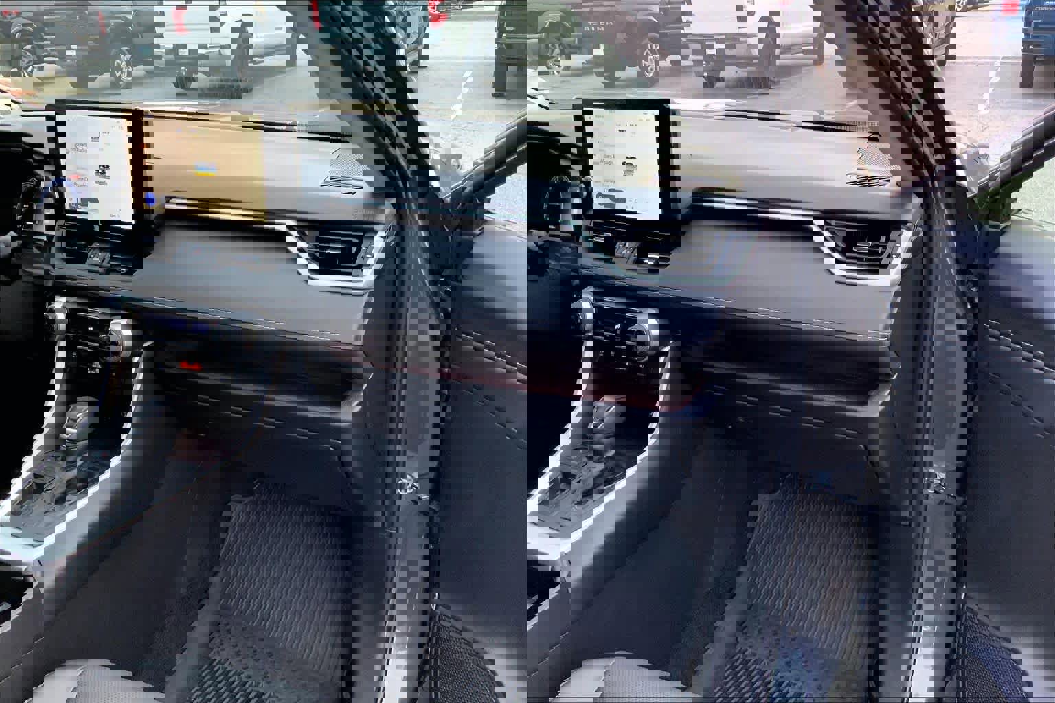 Used 2023 Toyota RAV4 Limited image 18