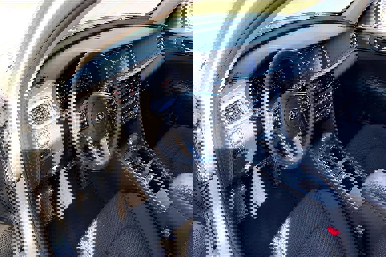 Used 2020 Kia Optima LX image 16