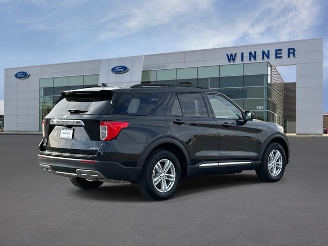 Used 2022 Ford Explorer XLT w/ Equipment Group 202A image 5