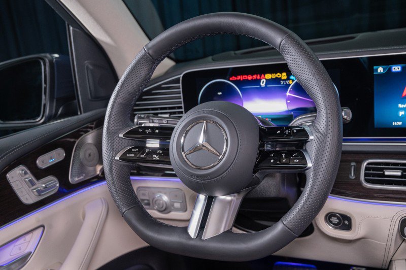 New 2026 Mercedes-Benz GLS 580 4MATIC image 14