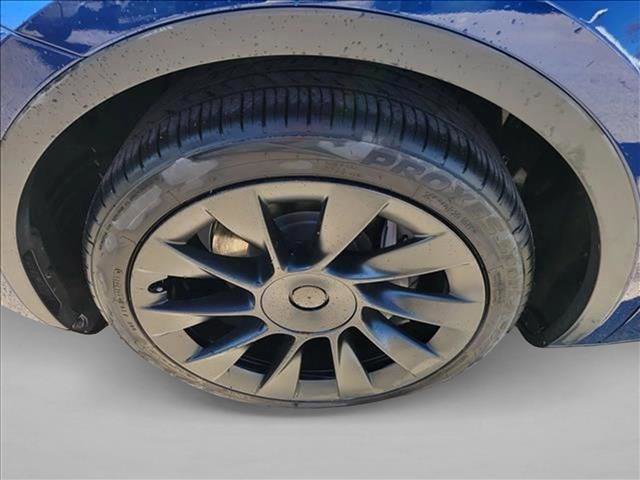 Used 2021 Tesla Model Y Long Range image 9