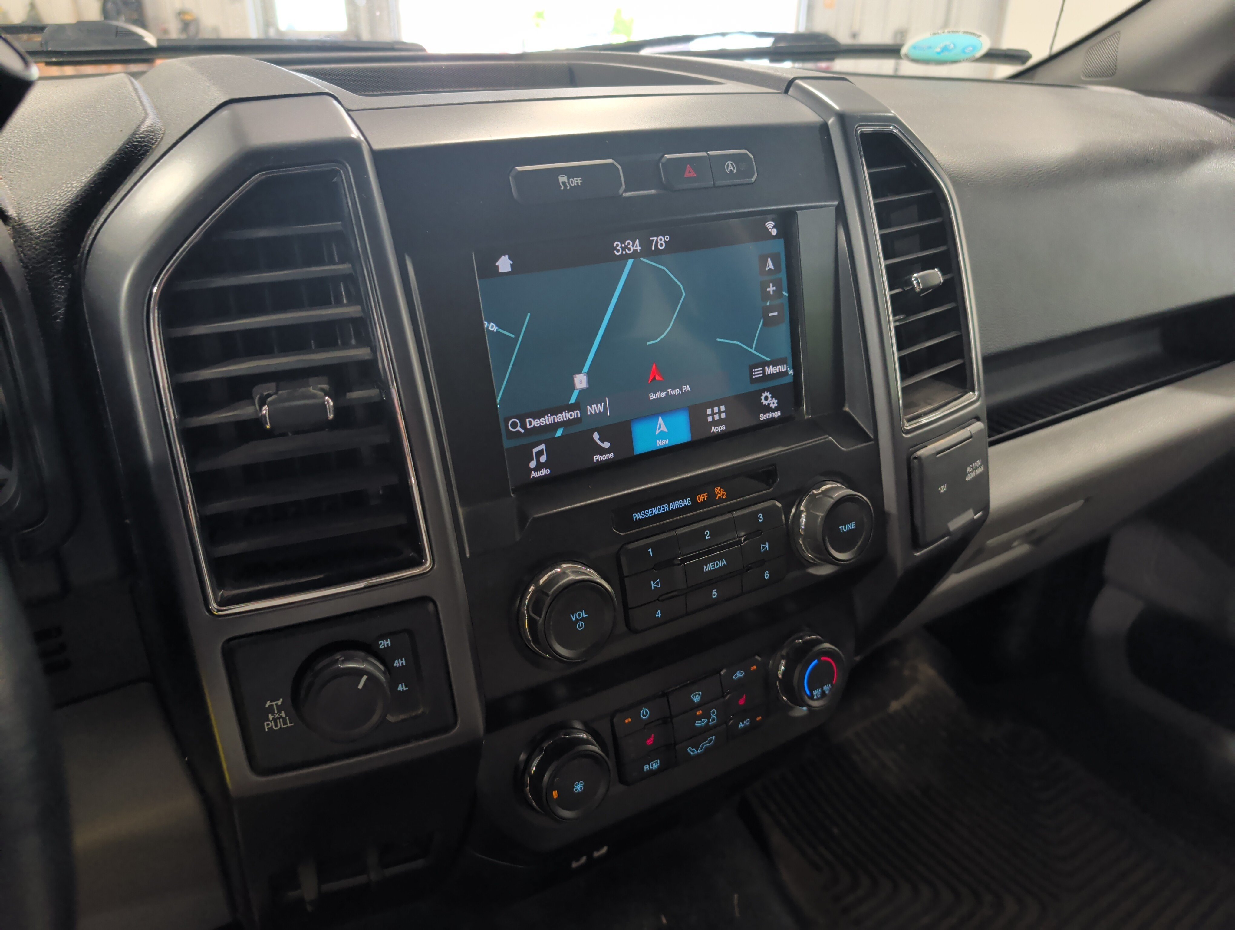 Used 2019 Ford F150 XLT w/ Equipment Group 302A Luxury AWD/4WD image 10