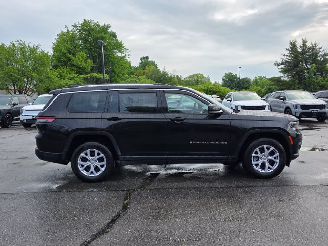 Used 2022 Jeep Grand Cherokee L Limited AWD/4WD image 9