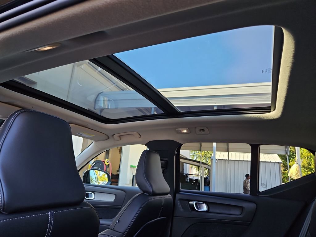 Used 2024 Volvo XC40 B5 Plus w/ Climate Package image 19