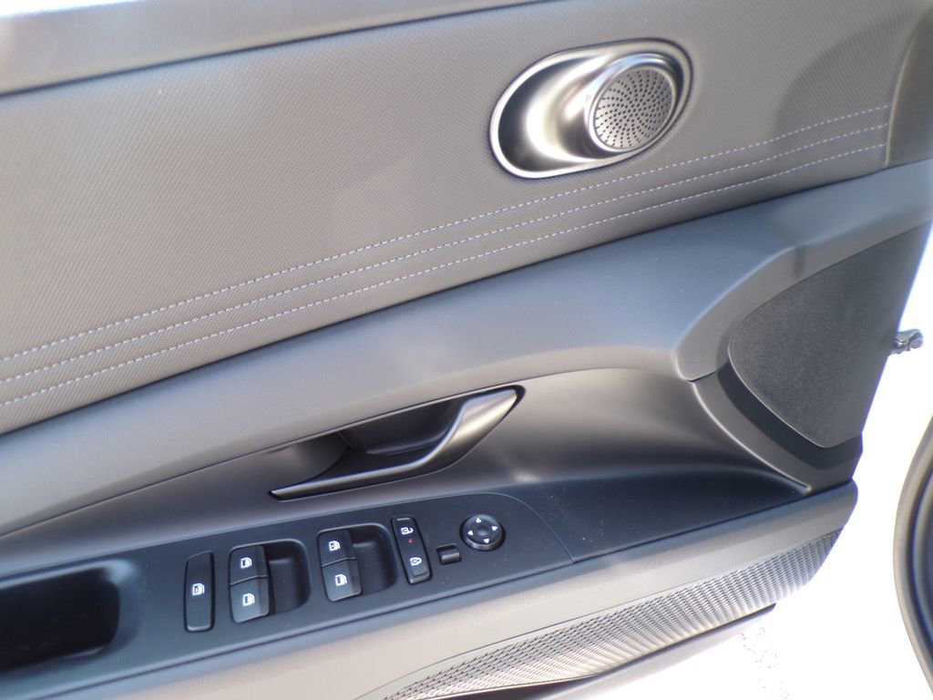 New 2026 Hyundai Elantra Sport FWD image 23