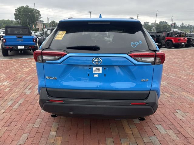 Used 2019 Toyota RAV4 XLE FWD image 13