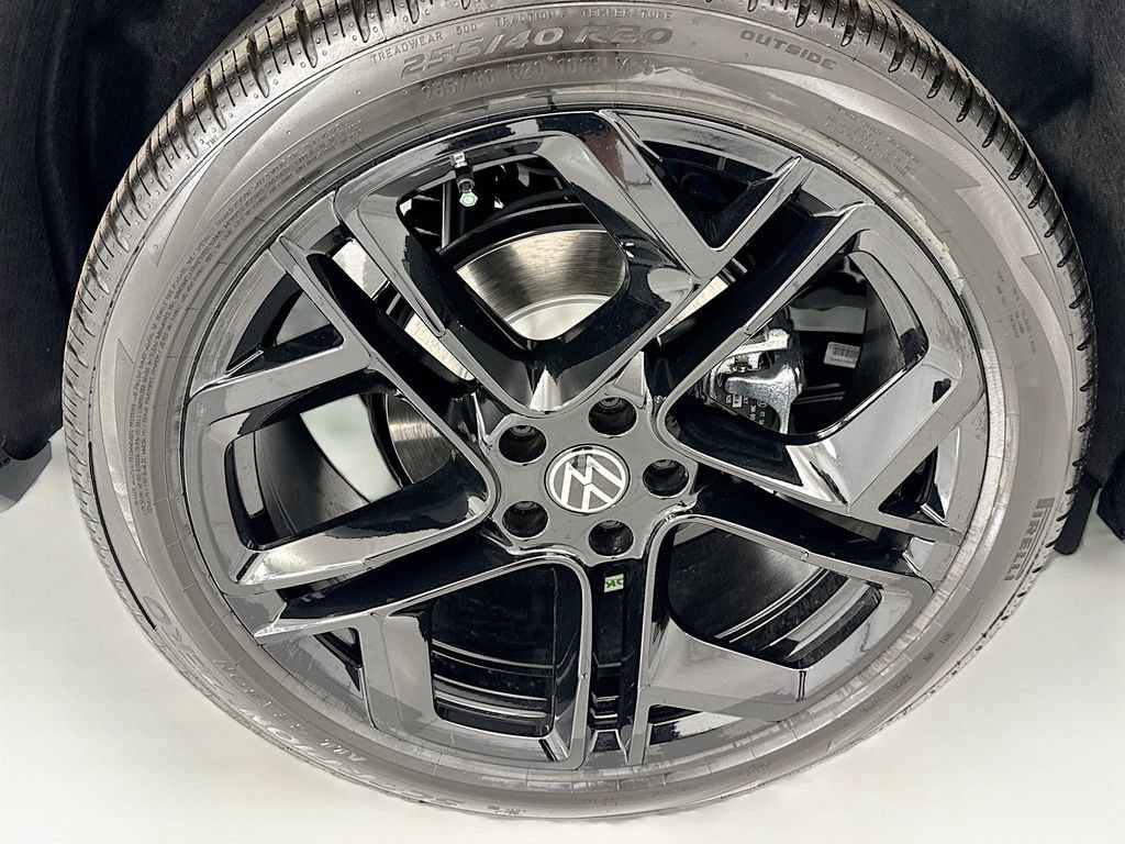 New 2026 Volkswagen Tiguan SE R-Line FWD image 31