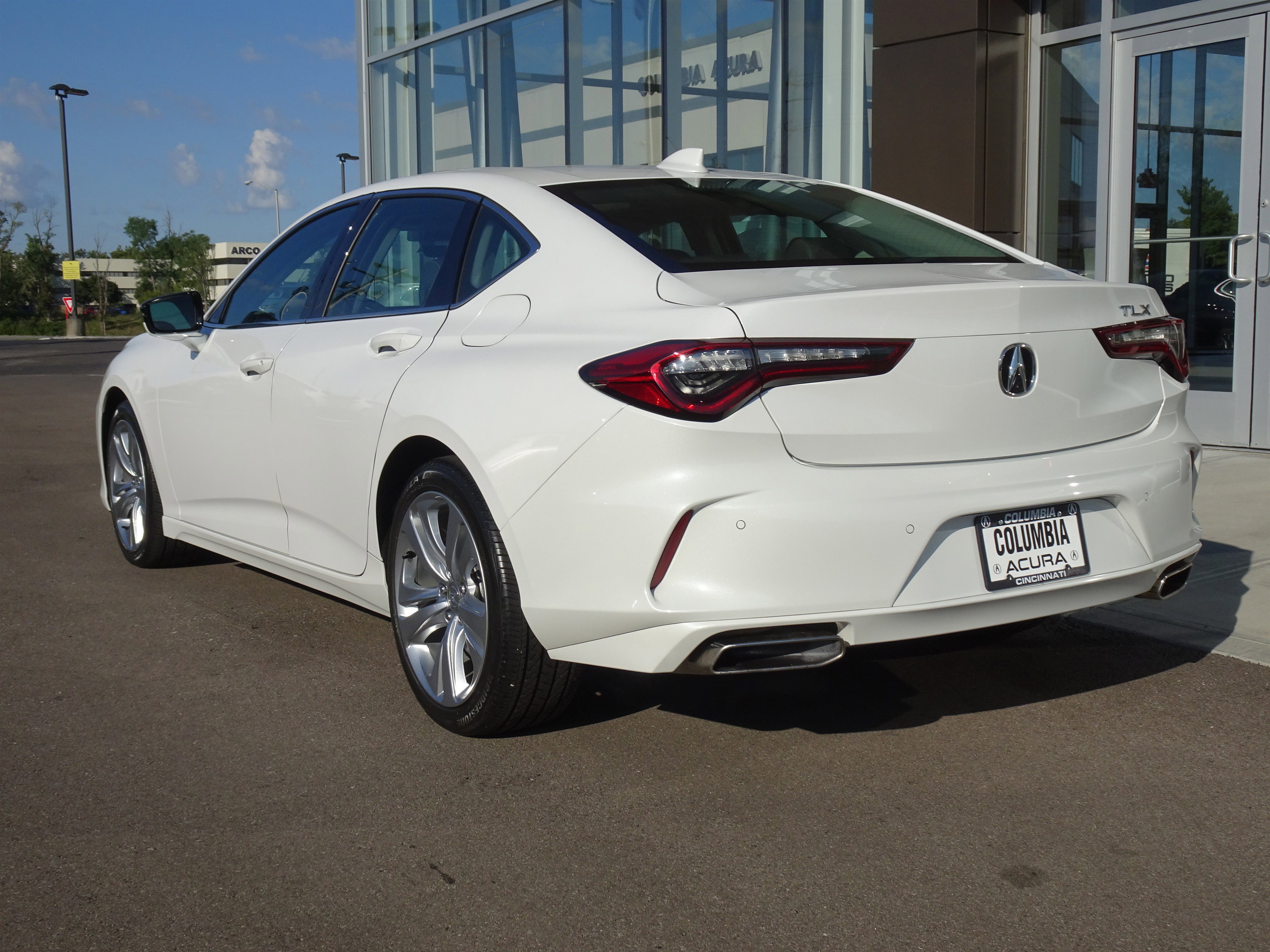 Used 2022 Acura TLX w/ Technology Package image 3