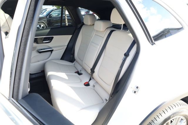 New 2025 Mercedes-Benz GLC 300 image 24