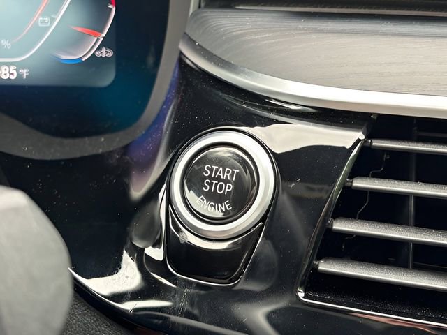 Used 2023 BMW 540i xDrive w/ M Sport Package image 30