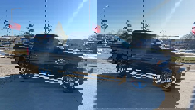 Used 2015 RAM 1500 Express image 2