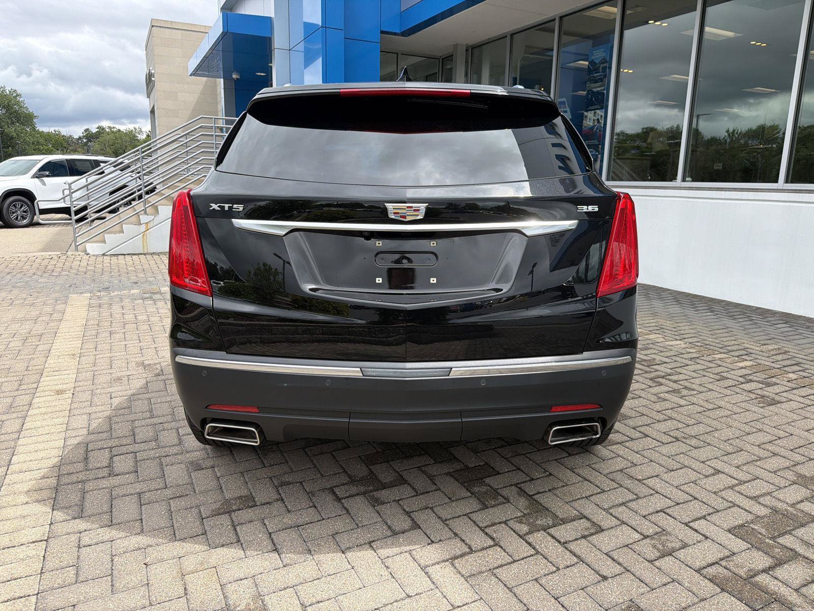 Used 2019 Cadillac XT5 FWD image 4