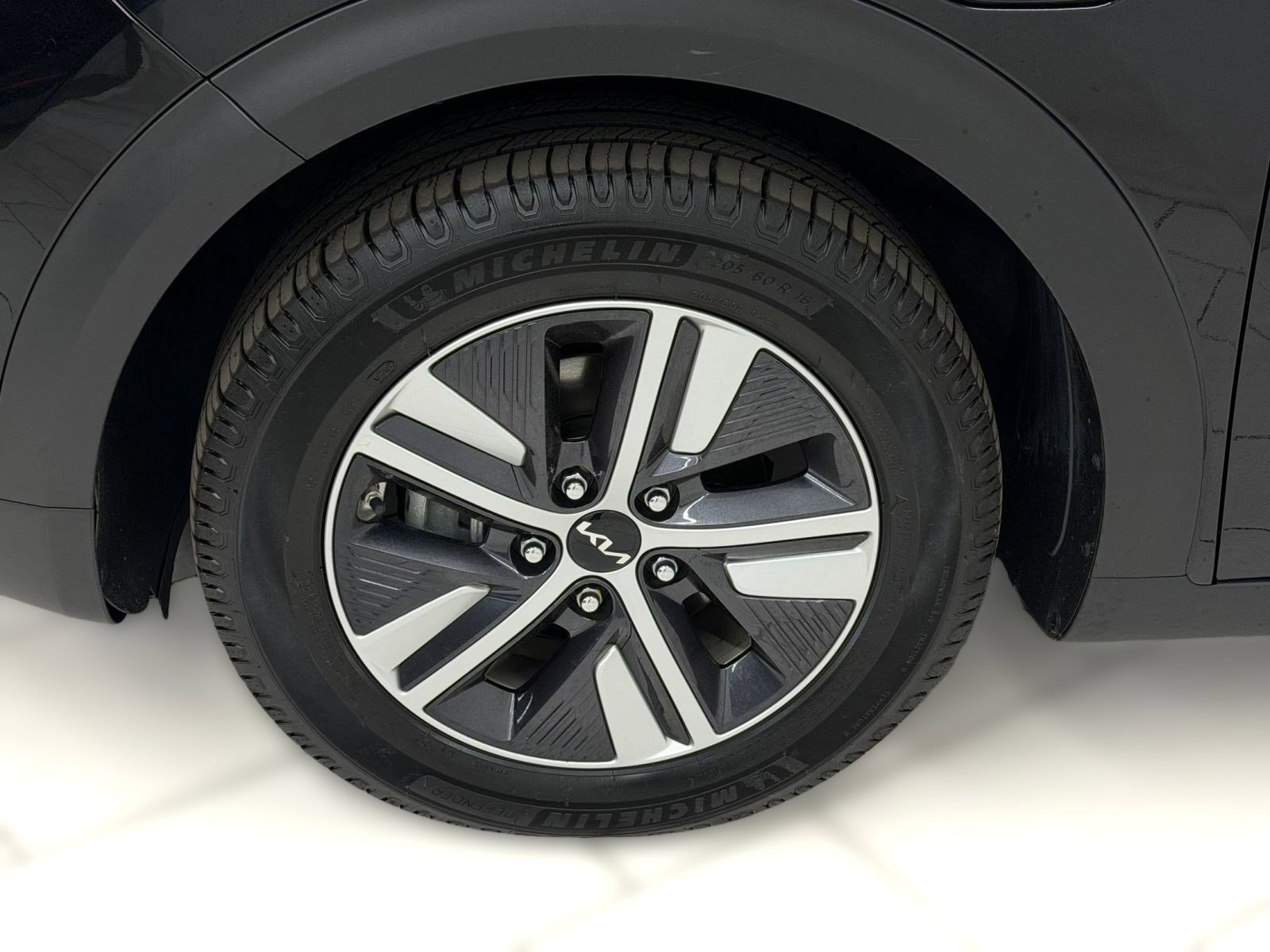 Used 2022 Kia Niro EX Premium FWD image 10