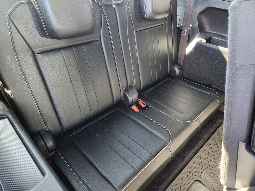 Used 2022 Volkswagen Tiguan SE R-Line image 22