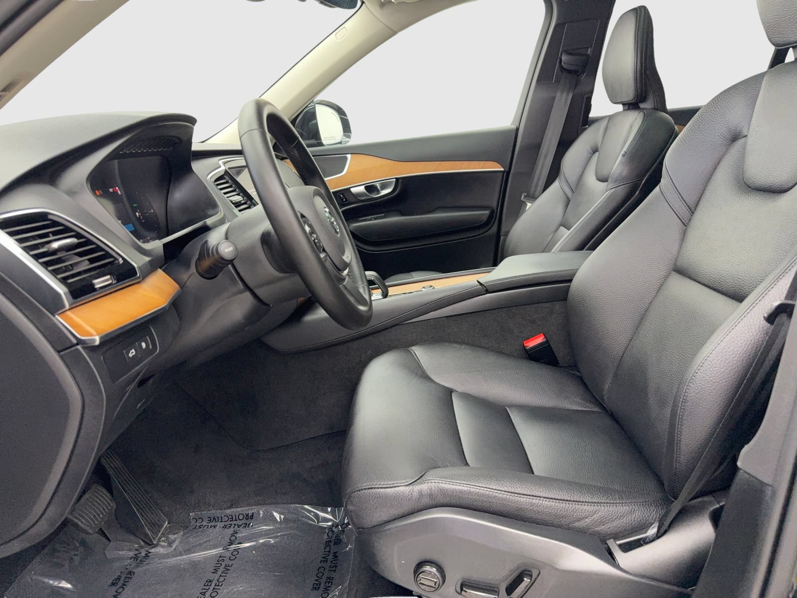Used 2024 Volvo XC90 T8 Plus AWD/4WD image 17